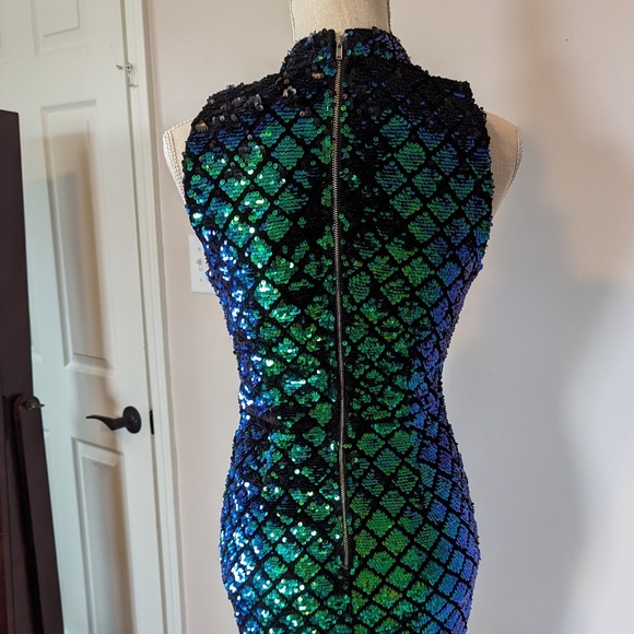 Deep Plunge Sequin Dress with attached chocker neckline - Picture 3 of 5